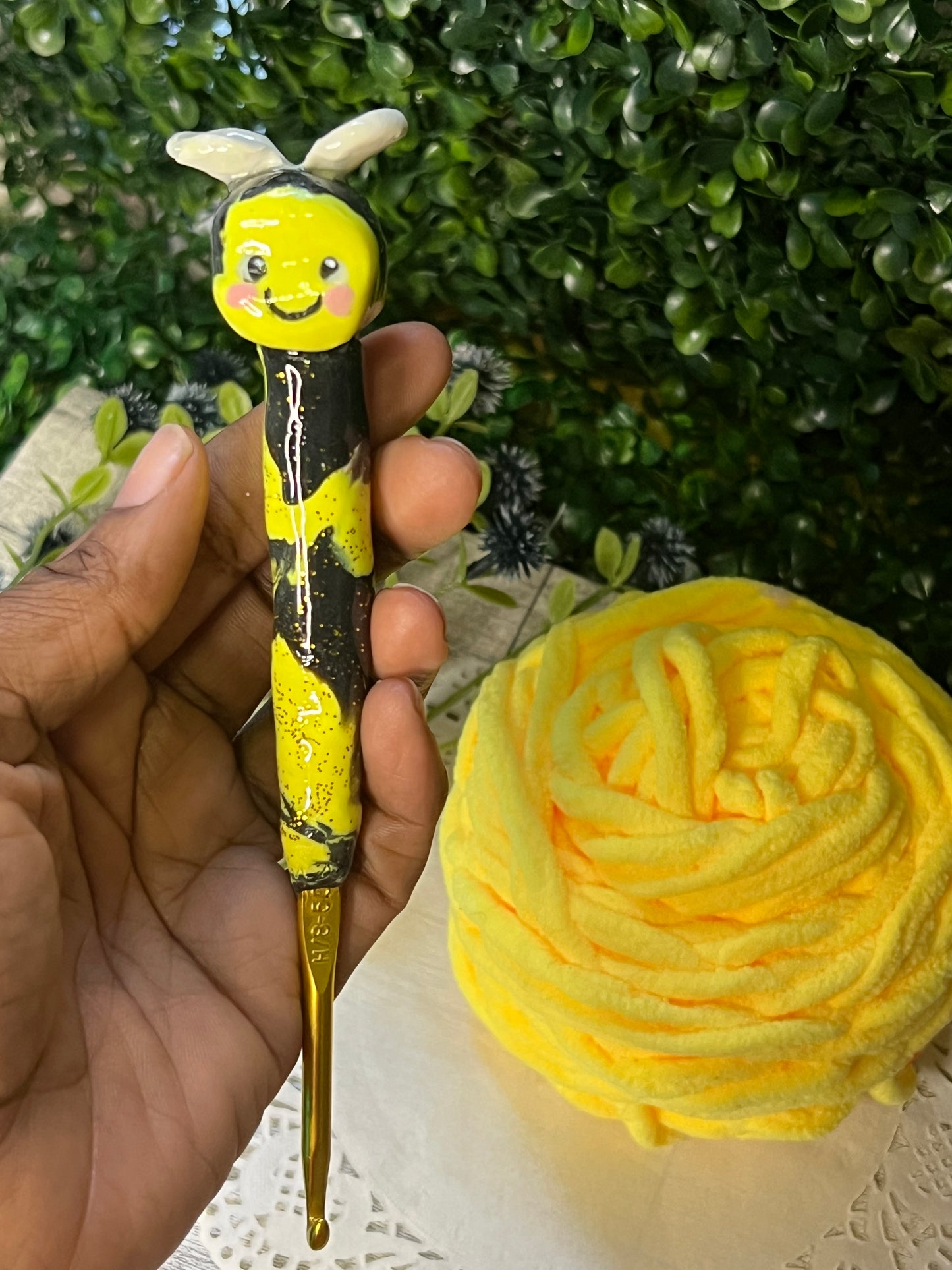 Crochet Hook (Bumblebee)