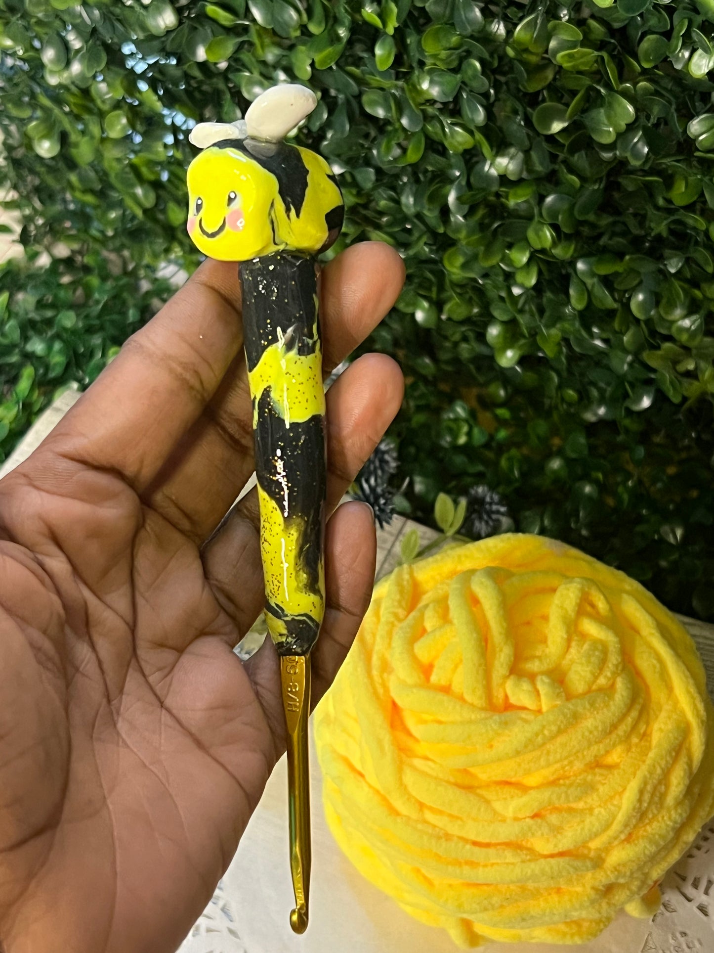 Crochet Hook (Bumblebee)