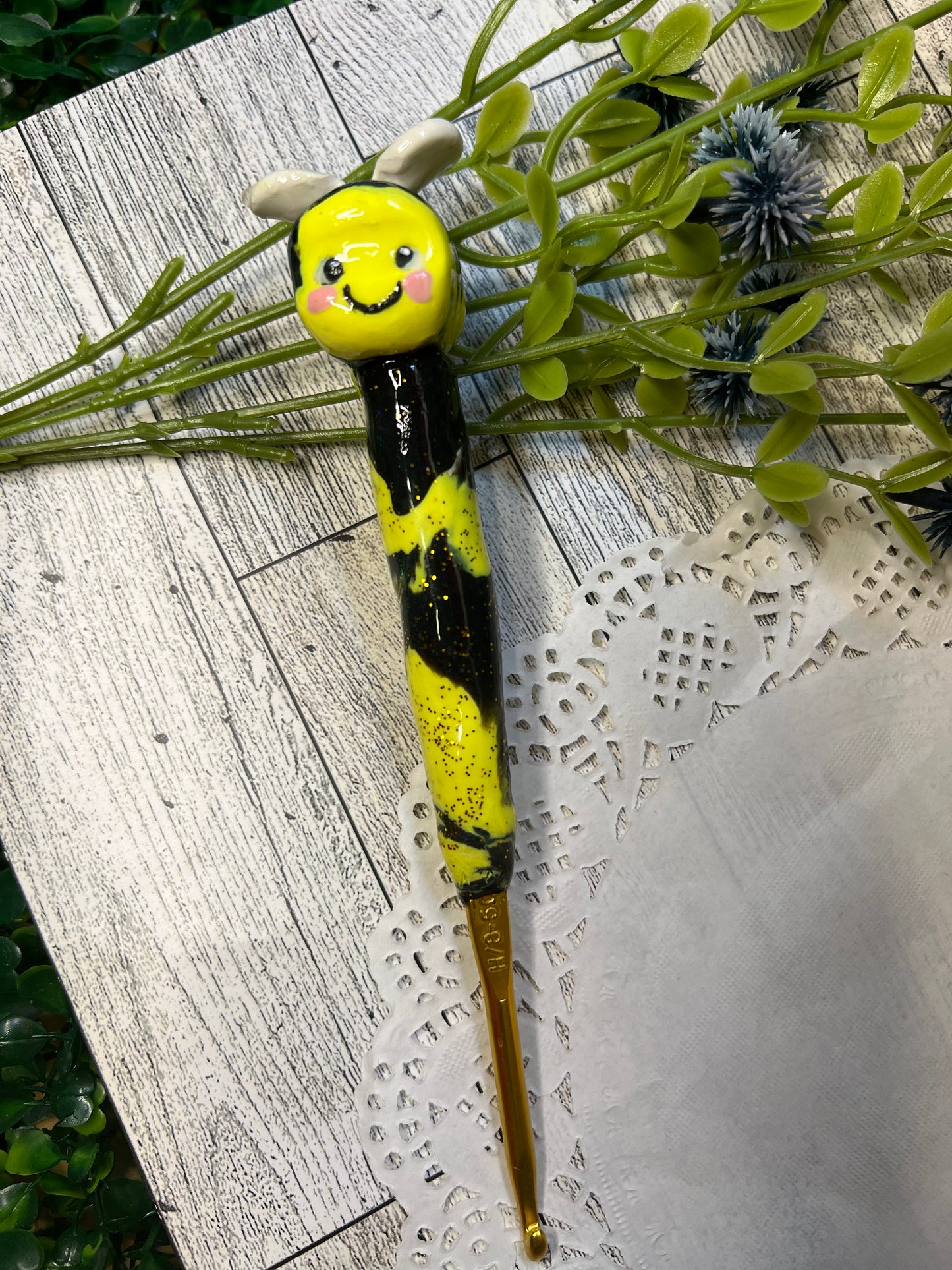 Crochet Hook (Bumblebee)